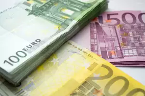 27 Eur To Czk